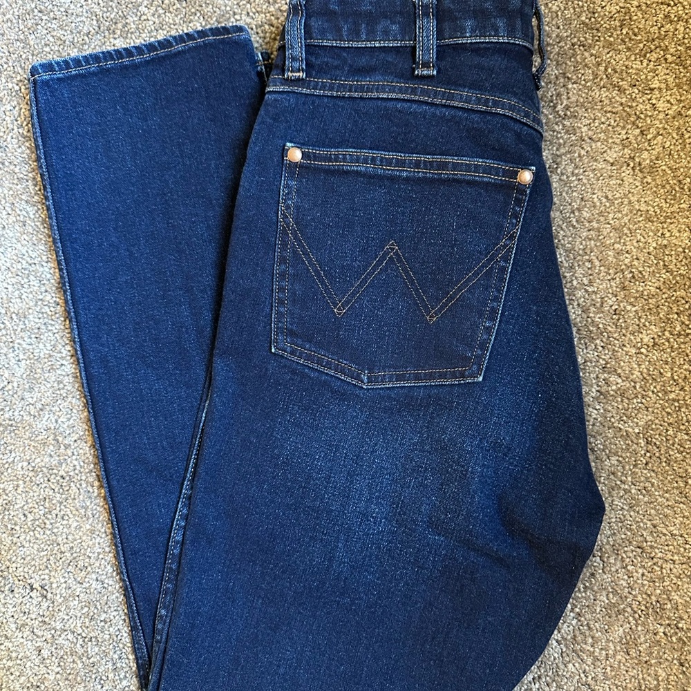 WRANGLER ICONS STRAIGHT LEG JEAN — SIZE 27